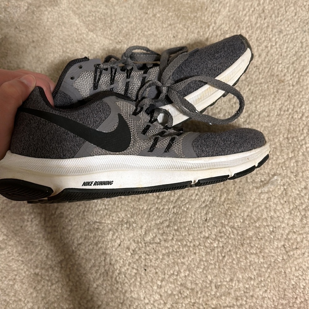 NIKE RUN SWIFT RUNNING SHOES - Picture 3 of 6